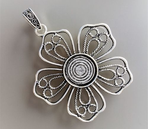 Pendentif fleur 5,7 cm métal coloris argent