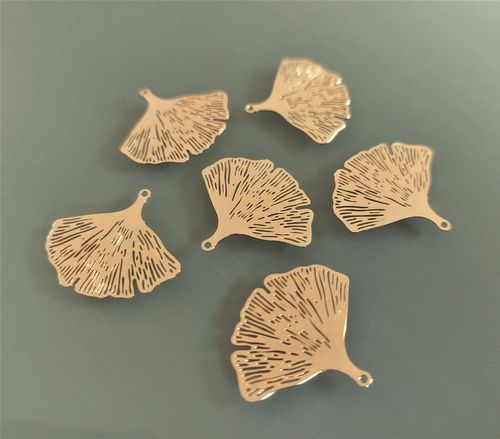 6 pendentifs feuilles Gingko coloris doré